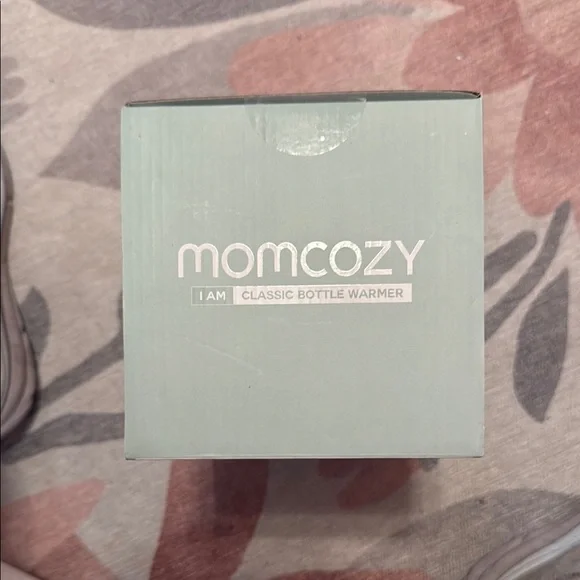 White and Green Minimalist Momcozy Packaging - Picture 3 of 3